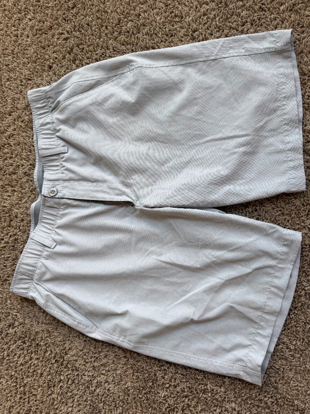 Under Armour Golf Shorts; Size 38 Waist; Light gray color